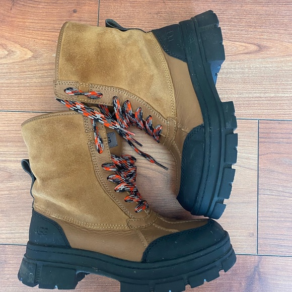 Boots Ugg - Picture 2 of 4